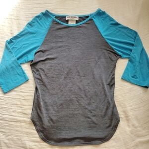 Holt Renfrew Blue and Gray Kids Raglan Shirt Size L
